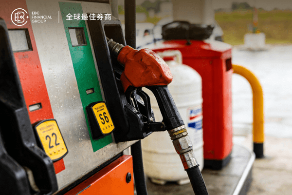 美國汽油均價創高!四年來首次突破4美元/加侖