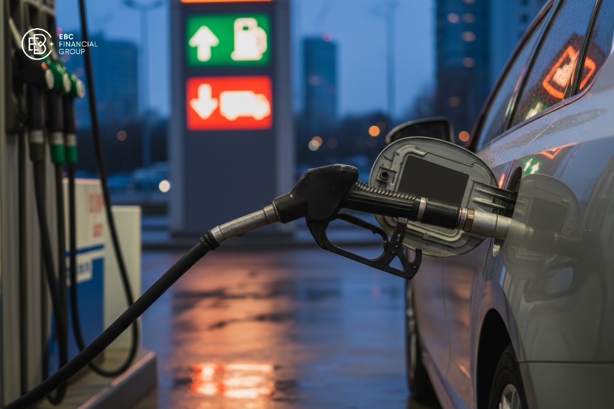 Giá xăng dầu hôm nay đảo chiều: RON95 lên 23.761 đồng/lít, diesel giảm còn 31.041 đồng