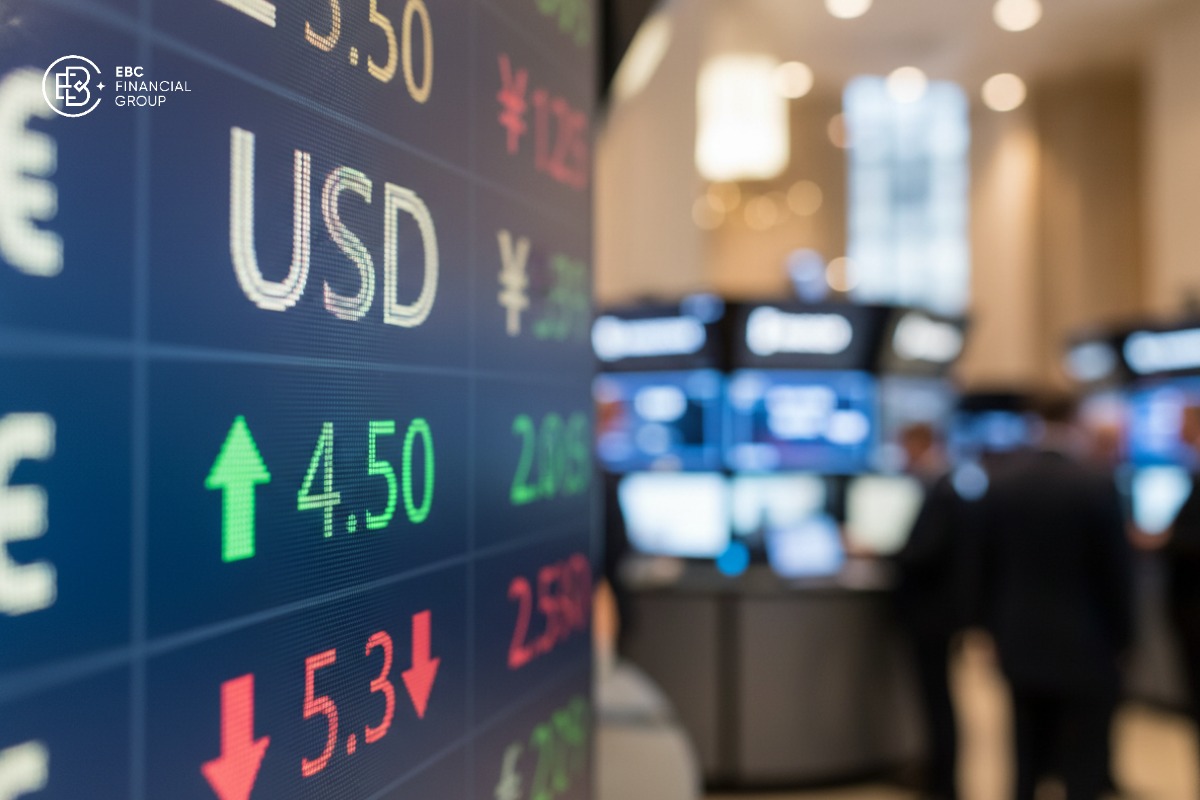 Tỷ giá USD/VND hôm nay: USD ngân hàng sát trần, chợ đen tăng mạnh