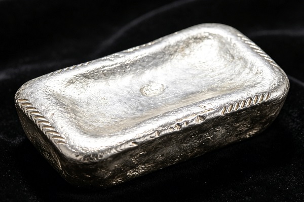 白银期货怎么买？价格决定因素、保证金规则与风险控制