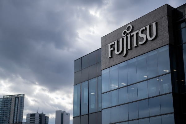 富士通株価がなぜ下がる：「最高益でも売られる」市場のロジック