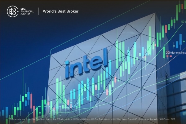 Acciones de Intel se recuperan tras caída y vuelven al alza