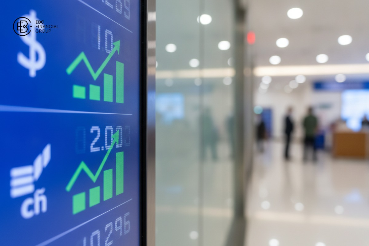 Tỷ giá USD/VND hôm nay: USD ngân hàng sát trần