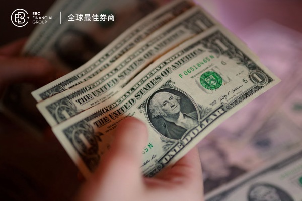 日本央行决定维持利率不变 通胀风险加剧市场担忧