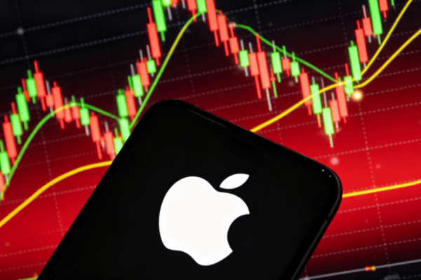 Apple股价上涨背后：折叠iPhone、Siri AI能否开启新增长周期?