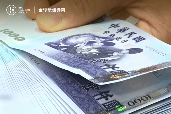新台幣兌美元逼近32關口，新台幣貶值至近月新低